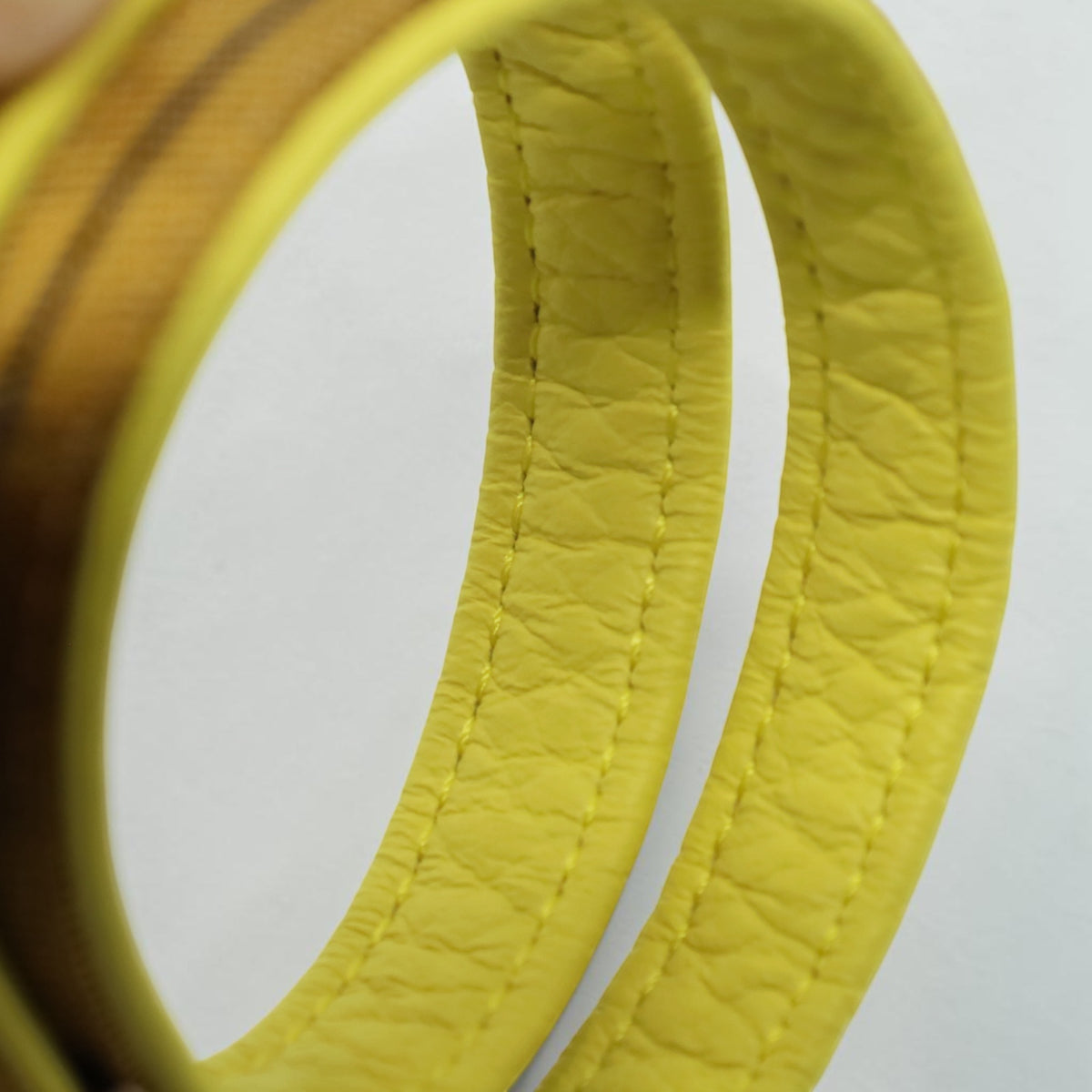Eterna Yellow Gold